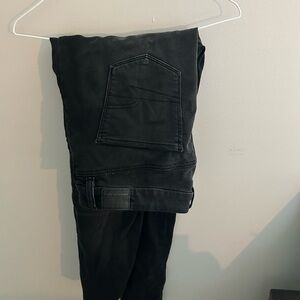 BLACK RIPPED AE JEANS